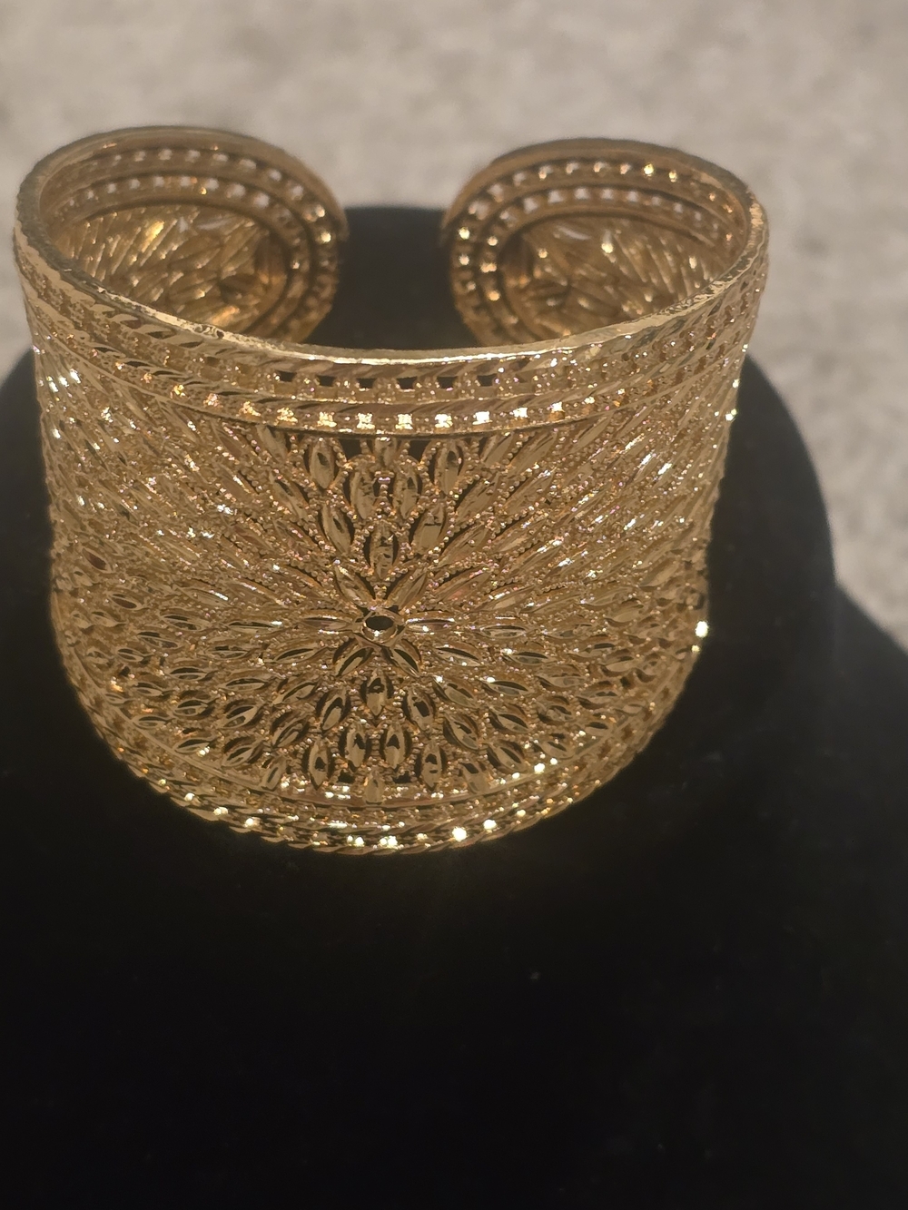 22kgp Dubai Jewelry Gold Filigree Wide Cuff Bracelet - Elegant Women's Jewelry